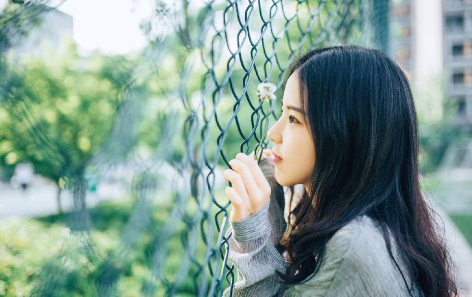 如果工作对于人类不是人生强索的代价，而是目的，人类将是多么幸福。